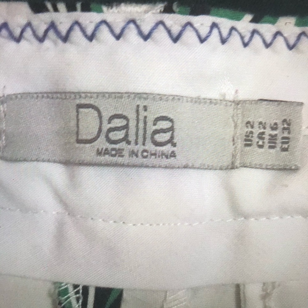DALIA shorts - Picture 3 of 7